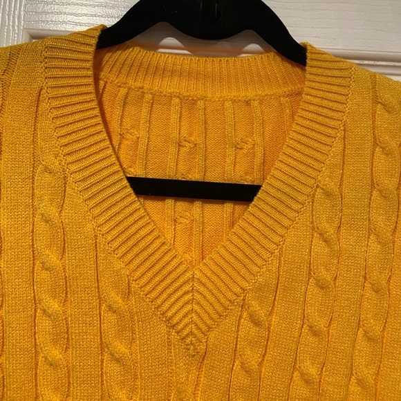 NWOT Marigold Yellow Size S V Neck Pullover Soft Cable Knit Cropped Sweater Vest - Picture 2 of 9